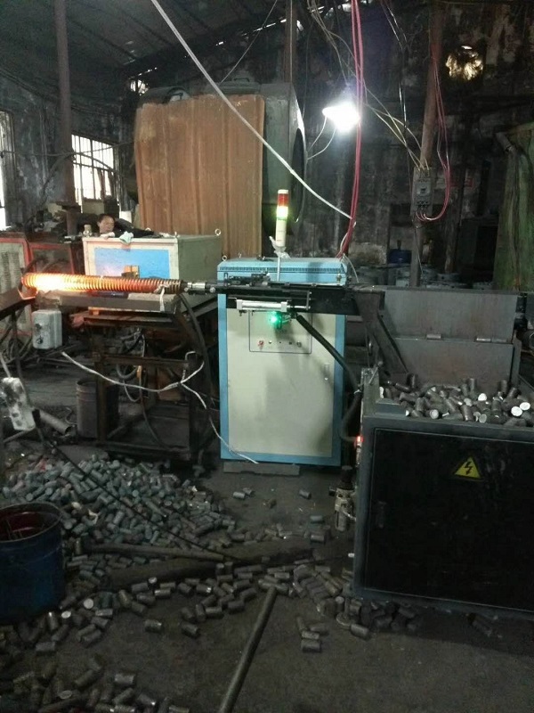 感應(yīng)加熱設(shè)備http://www.mulangu.com/